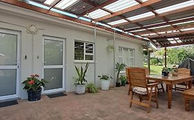 H G Deluxe Suites